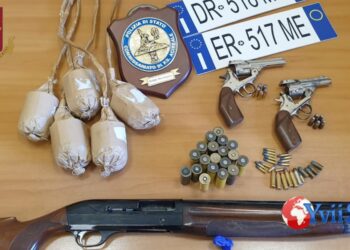 Acireale. Armi e targhe clonate in cortile: arrestato 53enne