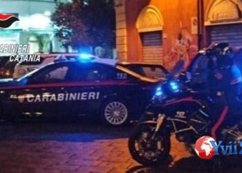 Catania. Scambia scooter con pusher, ma tiene la droga negli slip