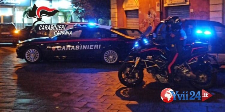 Catania. Portano via uno scooter rubato: 18enne e minore arrestati