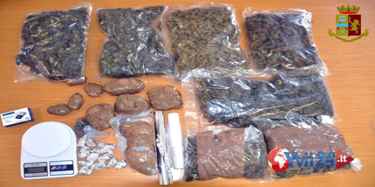 Adrano. Marijuana in stagnola a casa: arrestato 33enne