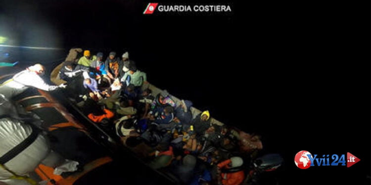 Sicilia. Una notte di sbarchi a Lampedusa