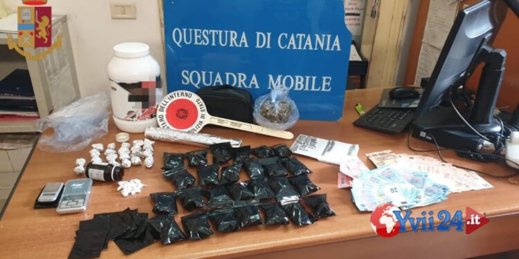 Catania. Marijuana e cocaina tra casa e scooter, arrestato 32enne