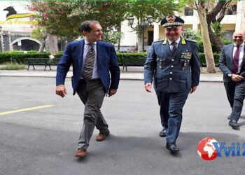 Catania. Il sindaco Trantino in visita alla Guardia di Finanza