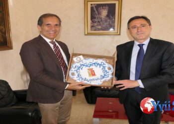 Catania. Il sindaco Trantino in visita in Questura