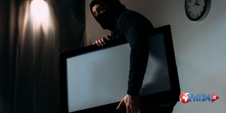 Catania. Rubano televisori al Porto, tre denunciati