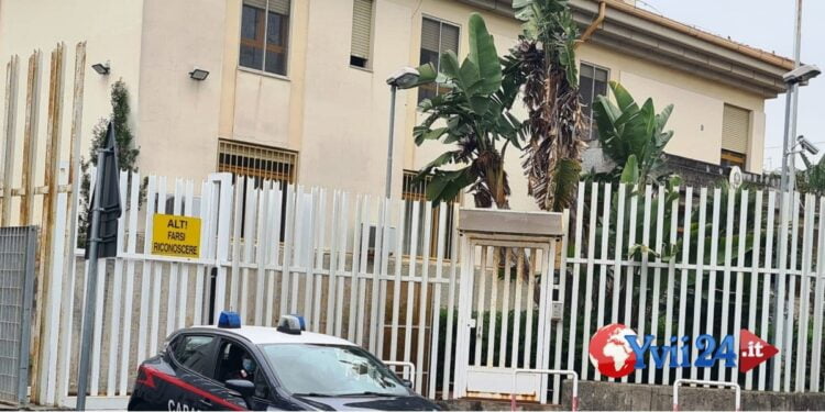 Prov. Catania. Droga tra scooter e casa, arrestato 24enne