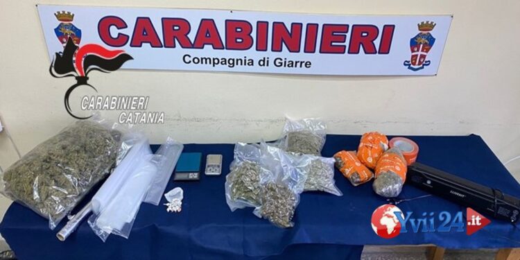 Prov. Catania. Auto rubata e droga negli slip, arrestato 23enne