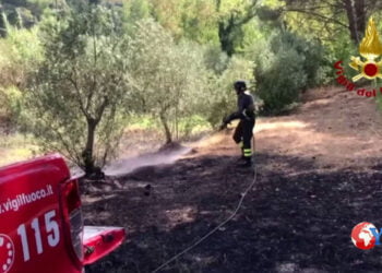 Sicilia. Corpo carbonizzato trovato in un’auto in fiamme