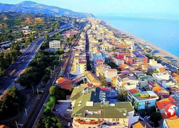 Sicilia. Il vigile gli fa la multa e lui lo investe con l’auto