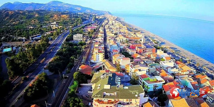 Sicilia. Il vigile gli fa la multa e lui lo investe con l’auto