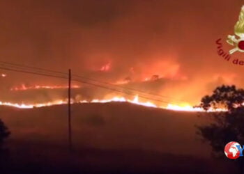 Sicilia. Incendi che bloccano anche gli aeroporti (solo opinione)