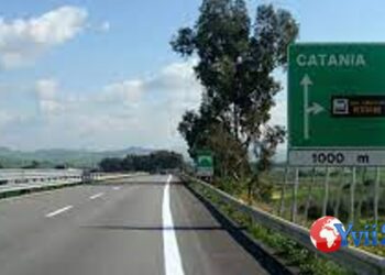 Autostrada A19. Scontro fra due veicoli, traffico bloccato