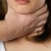 in una lite per motivi di gelosia aveva schiaffeggiato la moglie e tentato di strangolarla