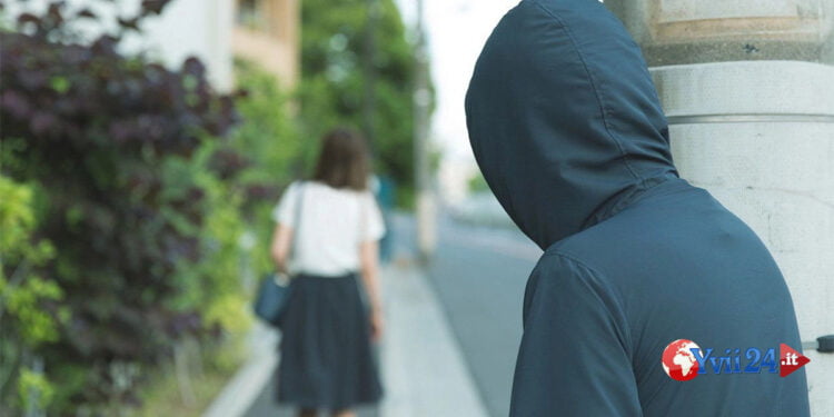 Prov. Catania. Tenta di entrare in casa della ex. Bloccato e arrestato