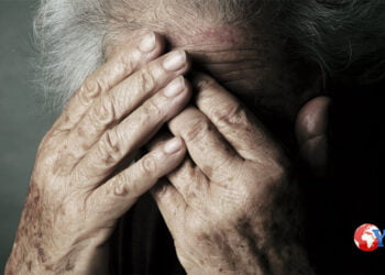 nonostante l’ammonimento aggrediva la madre anziana