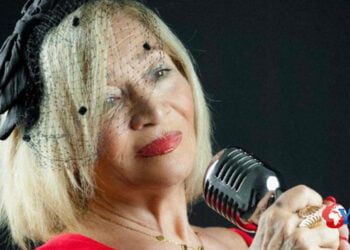 È uscito “Ma Vie” il nuovo album della professoressa biancavillese Carmen Toscano