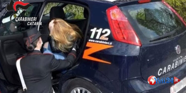 I Carabinieri di Sant’Agata li Battiati hanno tradotto in carcere un 24enne per violenza sessuale aggravata e maltrattamenti su una parente