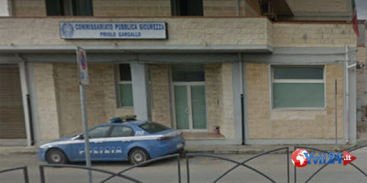 La Questura di Siracusa ha: denunciato il titolare di una ditta di fuochi pirotecnici; eseguito un allontanamento dalla convivente