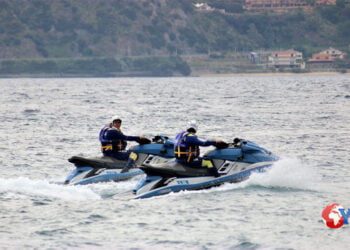 Estate sicura 2023, gli acquascooter della Polizia di Stato lungo il litorale jonico messinese. Controlli a Giardini Naxos e Letojanni
