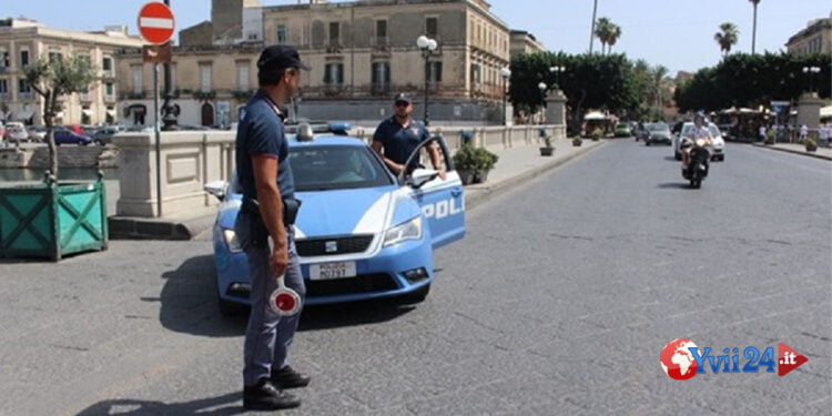 I poliziotti della Questura di Siracusa: 2 denunciati per ricettazione