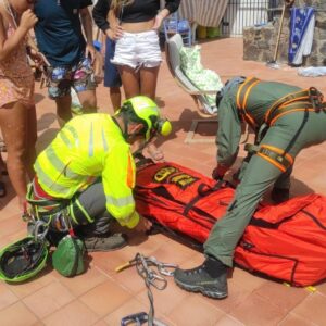 Il Soccorso Alpino e Speleologico Siciliano e l’82° Csar dell'Aeronautica Militare hanno soccorso un’escursionista a Salina (FOTO)