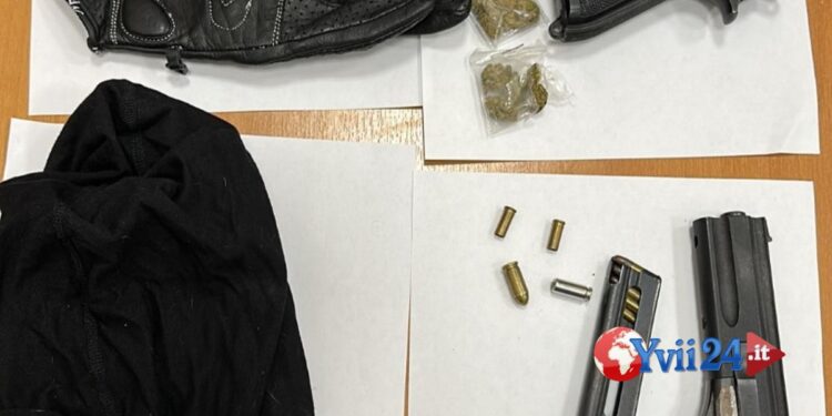 Acireale. Pistole e droga in auto e in casa, arrestato 40enne