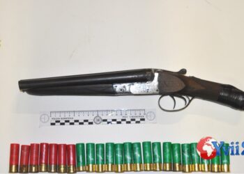 Adrano. Fucile a canne mozze dentro zaino, arrestato 22enne