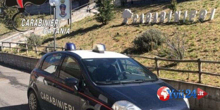 Bronte. Calcio allo stomaco alla compagna, ai domiciliari 27enne