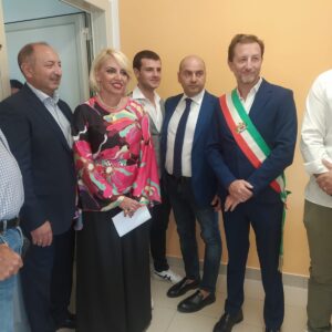 Taglio del nastro, stamattina, per la nuova ala della scuola Giovanni Paolo II di via Piersanti Mattarella, a Piano Tavola (FOTO)