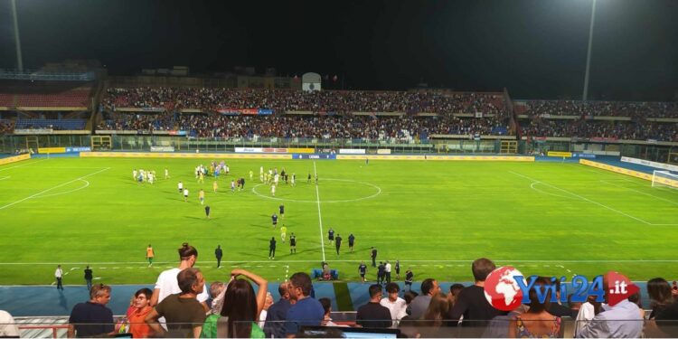 Al Massimino il Catania stecca la prima contro il Crotone