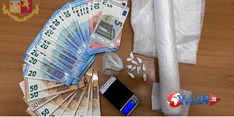 Acireale. Cocaina, denaro e materiale in casa, arrestato 68enne