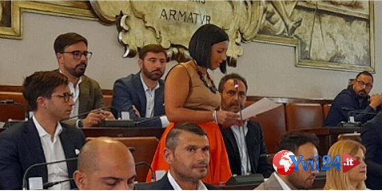 Catania. Consiglio comunale approva subentro di Agata Maria Scalia