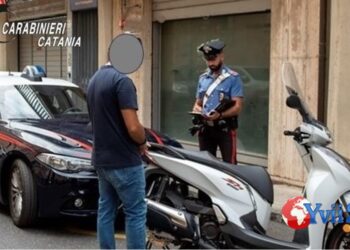Catania. Carabinieri fermano minore senza casco e patente