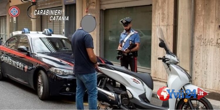 Catania. Carabinieri fermano minore senza casco e patente