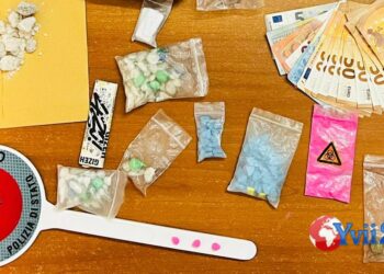 Catania. Diversi tipi di droga al seguito, arrestati due giovani