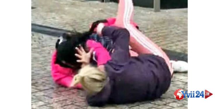 Una lite tra ragazze cui una minore, pare per fatti sentimentali, è sfociata in un accoltellamento con ricovero al Policlinico