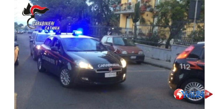 I Carabinieri di Giarre hanno arrestato 2 estortori che avevano preso di mira due imprenditori edili: o assumi (senza lavorare) o paghi