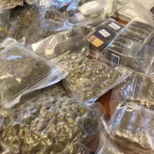 La GdF di Caltanissetta con l’operazione “Colpo Secco” ha sequestrato 120 kg di droga tra Caltanissetta, Agrigento e Roma (VIDEO)