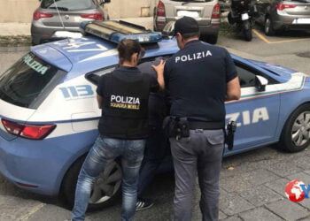 Un arresto per evasione, effettuato dai poliziotti di Siracusa, con traduzione in carcere. Denunciato un altro evaso dai domiciliari per furto