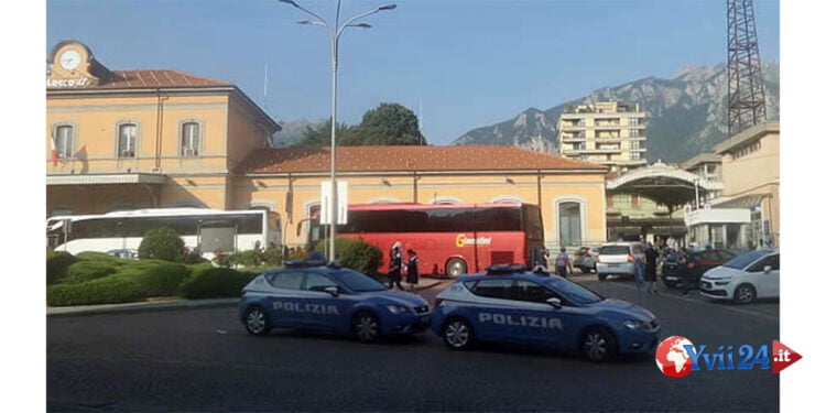 I poliziotti di Palermo hanno arrestato un 27enne in partenza in pullman dal capoluogo per spacciare a Trapani