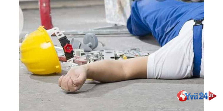 Un'operaio di Santa Elisabetta (Ag) è precipitato da un’altezza di 6 metri mentre stava eseguendo dei lavori al prospetto. Sta meglio