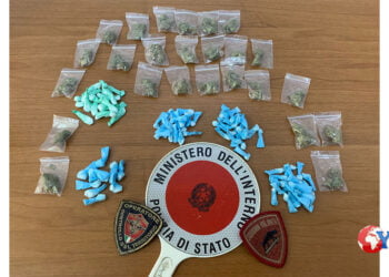 Marijuana, crack e cocaina e nascoste, scoperte dai poliziotti di Siracusa. Il Questore consegna 6 medaglie ad agenti andati in pensione (FOTO)