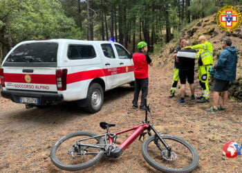 Un biker di 53 anni di Trecastagni, infortunatosi a causa di una caduta, è stato soccorso sul versante nord dell'Etna