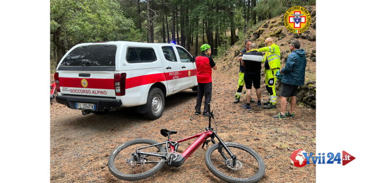 Un biker di 53 anni di Trecastagni, infortunatosi a causa di una caduta, è stato soccorso sul versante nord dell'Etna