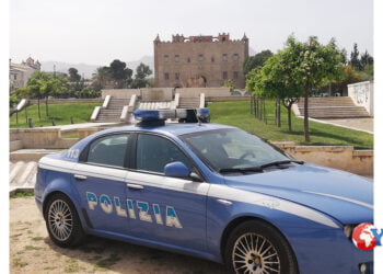 Il Commissariato di P.S. “Zisa-Borgo Nuovo” di Palermo ha arrestato due giovani del luogo, uno minore, evitando il furto di due automobili