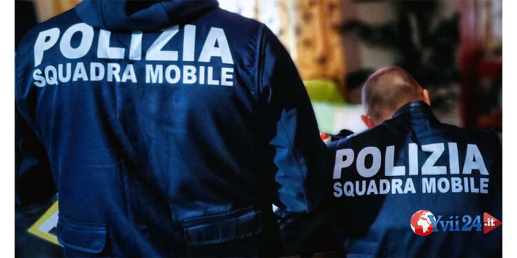 Agenti della Squadra Mobile di Caltanissetta hanno arrestato un uomo con l'accusa di violenza sessuale e atti osceni in presenza di minori