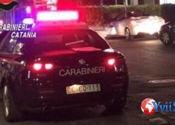 Catania. Sbattono contro auto in sosta, denunciati