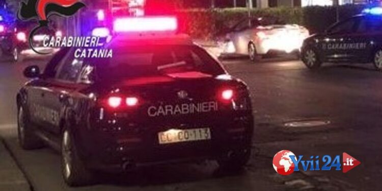 Catania. Sbattono contro auto in sosta, denunciati