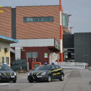 La GdF di Treviso ha arrestato un extracomunitario che da Malta sbarcato a Pantelleria utilizzava l’identità di un’altra persona (foto)