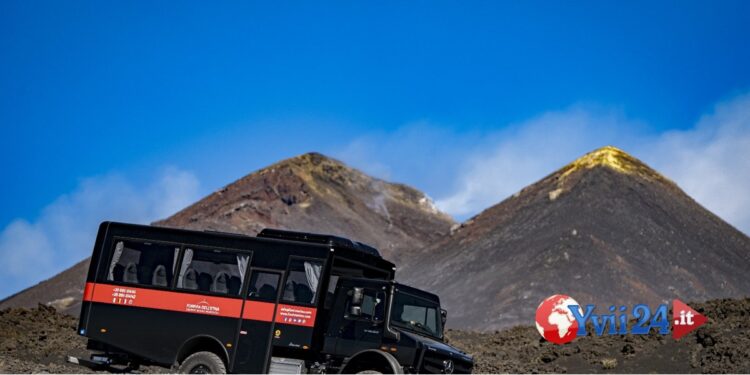 Etna. Testati per la prima volta i bus Mercedes Unimog
